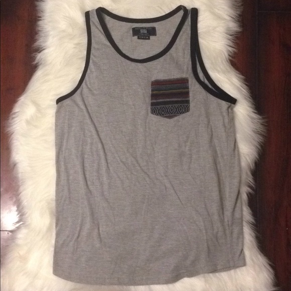 Beautiful giant tank - Picture 1 of 3